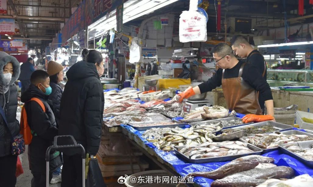 延吉百货螃蟹批发市场，繁荣的商业枢纽与海鲜爱好者的天堂